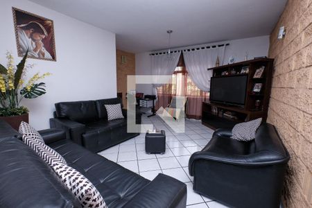 Sala de casa à venda com 4 quartos, 178m² em Jardim Santa Mena, Guarulhos