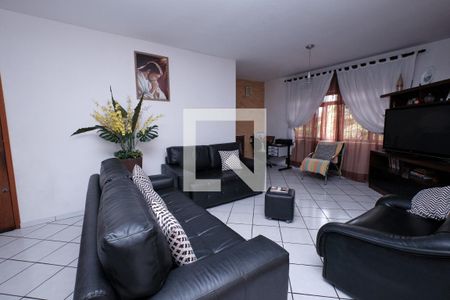 Sala de casa à venda com 4 quartos, 178m² em Jardim Santa Mena, Guarulhos