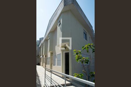 Casa de condomínio para alugar com 105m², 3 quartos e 2 vagasFachada