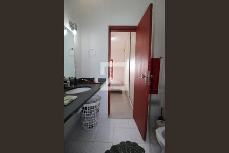 Casa à venda com 240m², 4 quartos e 2 vagasBanheiro da Suíte 1