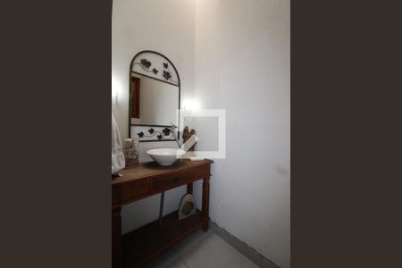 Casa à venda com 240m², 4 quartos e 2 vagasLavabo