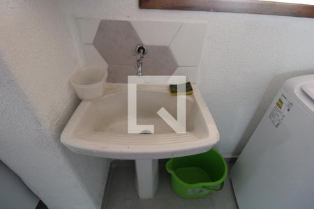 Casa à venda com 240m², 4 quartos e 2 vagasPorão - Área de serviço