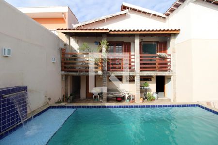 Casa à venda com 240m², 4 quartos e 2 vagasQuintal