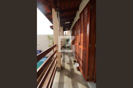 Casa à venda com 240m², 4 quartos e 2 vagasSacada dos Quartos 1 e 2