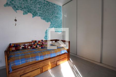 Casa à venda com 240m², 4 quartos e 2 vagasQuarto 2 (suíte)