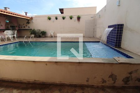 Casa à venda com 240m², 4 quartos e 2 vagasQuintal
