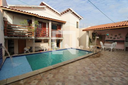 Casa à venda com 240m², 4 quartos e 2 vagasQuintal