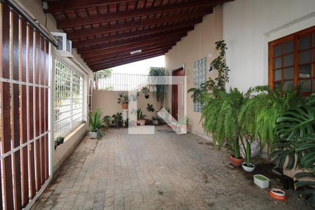 Casa à venda com 240m², 4 quartos e 2 vagasGaragem