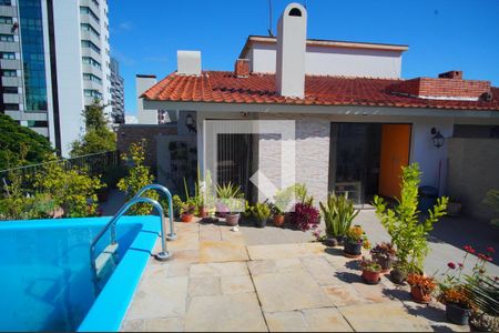 Apartamento à venda com 270m², 3 quartos e 2 vagasPiscina