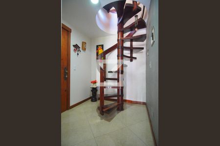 Apartamento à venda com 270m², 3 quartos e 2 vagasEscada