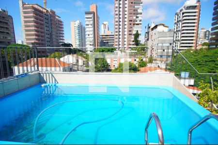 Apartamento à venda com 270m², 3 quartos e 2 vagasPiscina