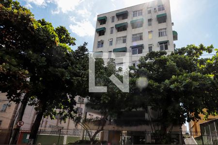 Apartamento à venda com 60m², 3 quartos e 1 vaga Apartamento à venda com 60m², 3 quartos e 1 vagaFachada