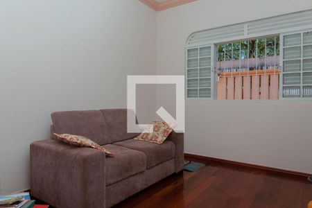 Sala de Estar de casa para alugar com 3 quartos, 1000m² em Saraiva, Uberlândia