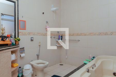 Banheiro da Suíte de casa para alugar com 3 quartos, 1000m² em Saraiva, Uberlândia