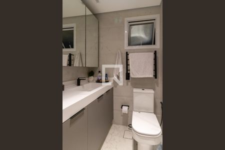 Apartamento à venda com 80m², 2 quartos e 2 vagasBanheiro da Suíte