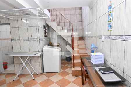 Casa à venda com 200m², 2 quartos e 1 vagaÁrea de Serviço