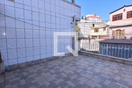 Casa à venda com 200m², 2 quartos e 1 vagavaranda