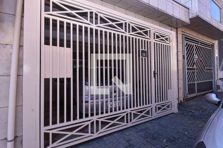 Casa à venda com 200m², 2 quartos e 1 vagaFachada