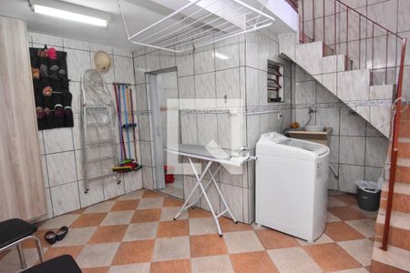 Casa à venda com 200m², 2 quartos e 1 vagaÁrea de Serviço