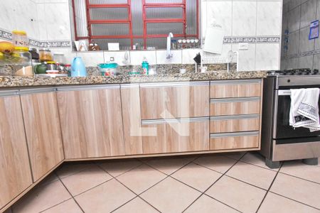 Casa à venda com 200m², 2 quartos e 1 vagaCozinha - Armários