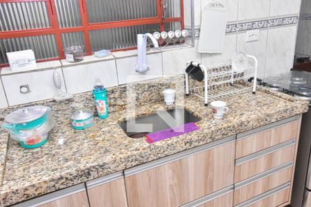 Casa à venda com 200m², 2 quartos e 1 vagaCozinha - Torneira