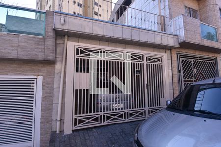 Casa à venda com 200m², 2 quartos e 1 vagaFachada