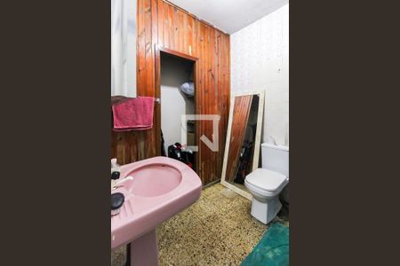 Casa à venda com 150m², 5 quartos e sem vagaBanheiro 1