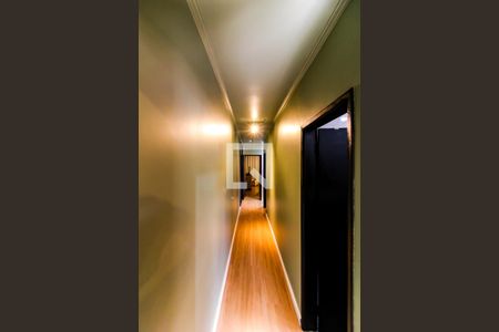 Corredor de casa à venda com 3 quartos, 260m² em Vila Isolina Mazzei, São Paulo