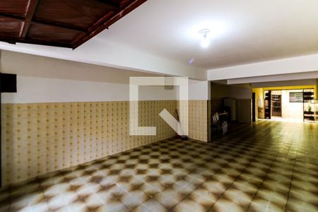 Casa à venda com 260m², 3 quartos e 5 vagas Casa à venda com 260m², 3 quartos e 5 vagasGaragem