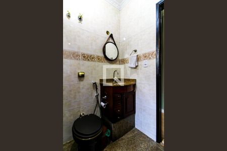 Casa à venda com 260m², 3 quartos e 5 vagas Casa à venda com 260m², 3 quartos e 5 vagasBanheiro Social