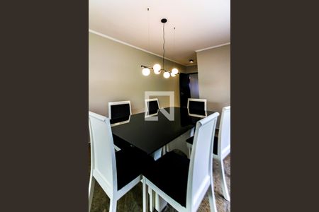 Casa à venda com 260m², 3 quartos e 5 vagas Casa à venda com 260m², 3 quartos e 5 vagasSala de Jantar