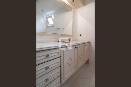 Banheiro de casa para alugar com 4 quartos, 288m² em Barra da Tijuca, Rio de Janeiro