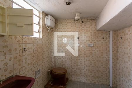 Banheiro de casa para alugar com 1 quarto, 40m² em Santa Cruz, Belo Horizonte