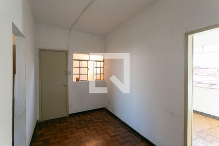 Sala de casa para alugar com 1 quarto, 40m² em Santa Cruz, Belo Horizonte