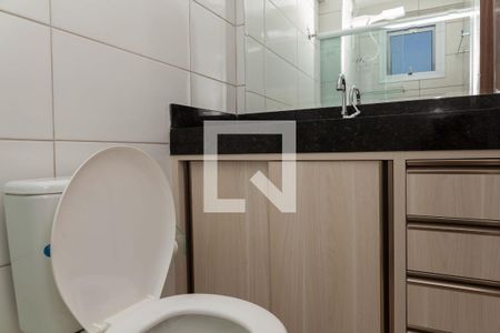 Banheiro da Suíte de apartamento para alugar com 3 quartos, 100m² em Saraiva, Uberlândia