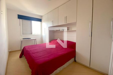Quarto 1 de apartamento para alugar com 2 quartos, 57m² em Jardim Tupanci, Barueri