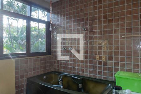 Casa para alugar com 4424m², 3 quartos e 8 vagasBanheiro Master