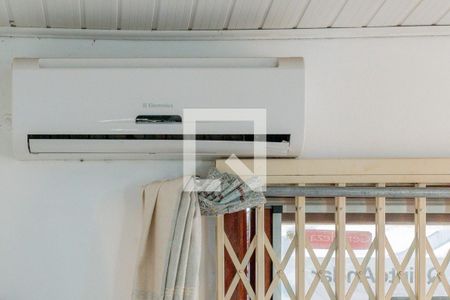 Sala de casa à venda com 2 quartos, 52m² em Campo Novo, Porto Alegre