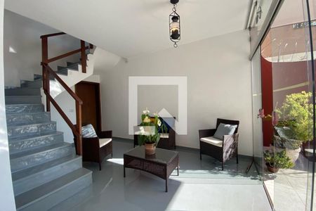 Casa à venda com 260m², 3 quartos e 4 vagas Casa à venda com 260m², 3 quartos e 4 vagasHall de Entrada