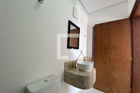 Casa à venda com 260m², 3 quartos e 4 vagas Casa à venda com 260m², 3 quartos e 4 vagasBanheiro Social