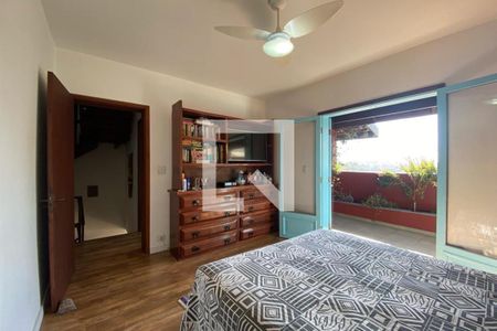 Casa à venda com 260m², 3 quartos e 4 vagas Casa à venda com 260m², 3 quartos e 4 vagasSuíte