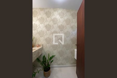 Casa à venda com 260m², 3 quartos e 4 vagas Casa à venda com 260m², 3 quartos e 4 vagasLavabo