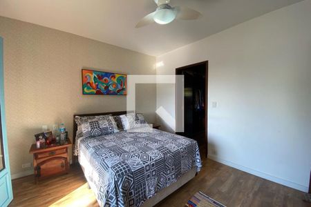 Casa à venda com 260m², 3 quartos e 4 vagas Casa à venda com 260m², 3 quartos e 4 vagasSuíte