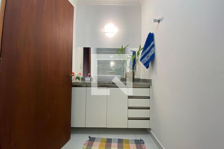 Casa à venda com 260m², 3 quartos e 4 vagas Casa à venda com 260m², 3 quartos e 4 vagasBanheiro Social