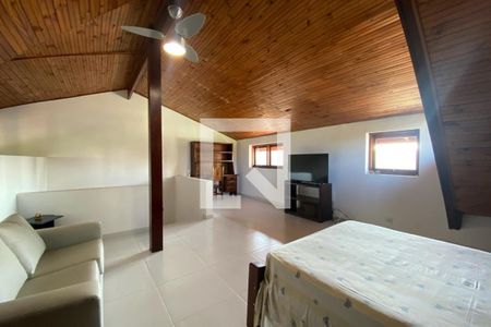 Casa à venda com 260m², 3 quartos e 4 vagas Casa à venda com 260m², 3 quartos e 4 vagassótão