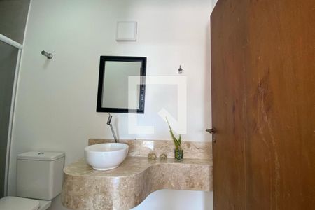 Casa à venda com 260m², 3 quartos e 4 vagas Casa à venda com 260m², 3 quartos e 4 vagasBanheiro Social