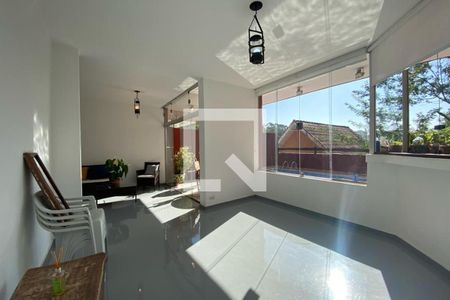 Casa à venda com 260m², 3 quartos e 4 vagas Casa à venda com 260m², 3 quartos e 4 vagasSala 2