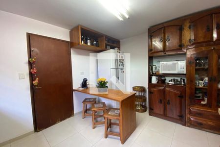 Casa à venda com 260m², 3 quartos e 4 vagas Casa à venda com 260m², 3 quartos e 4 vagasCozinha