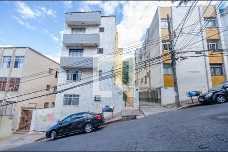 Apartamento à venda com 110m², 3 quartos e 1 vaga Apartamento à venda com 110m², 3 quartos e 1 vagaFachada