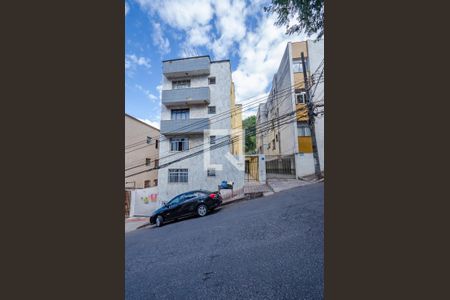 Apartamento à venda com 110m², 3 quartos e 1 vaga Apartamento à venda com 110m², 3 quartos e 1 vagaFachada